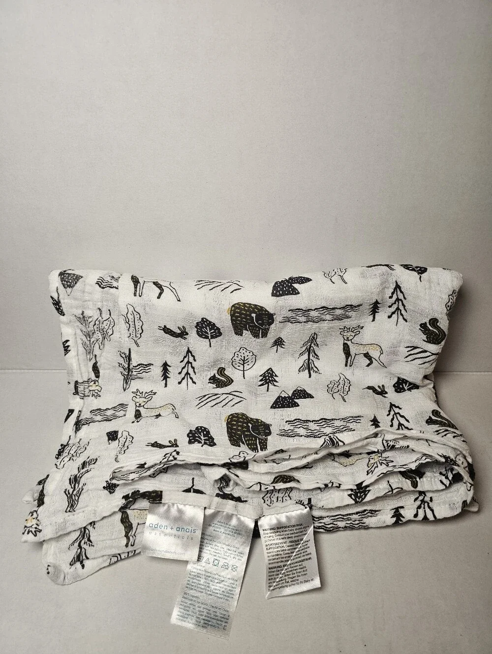 aden + anais lightweight muslin
